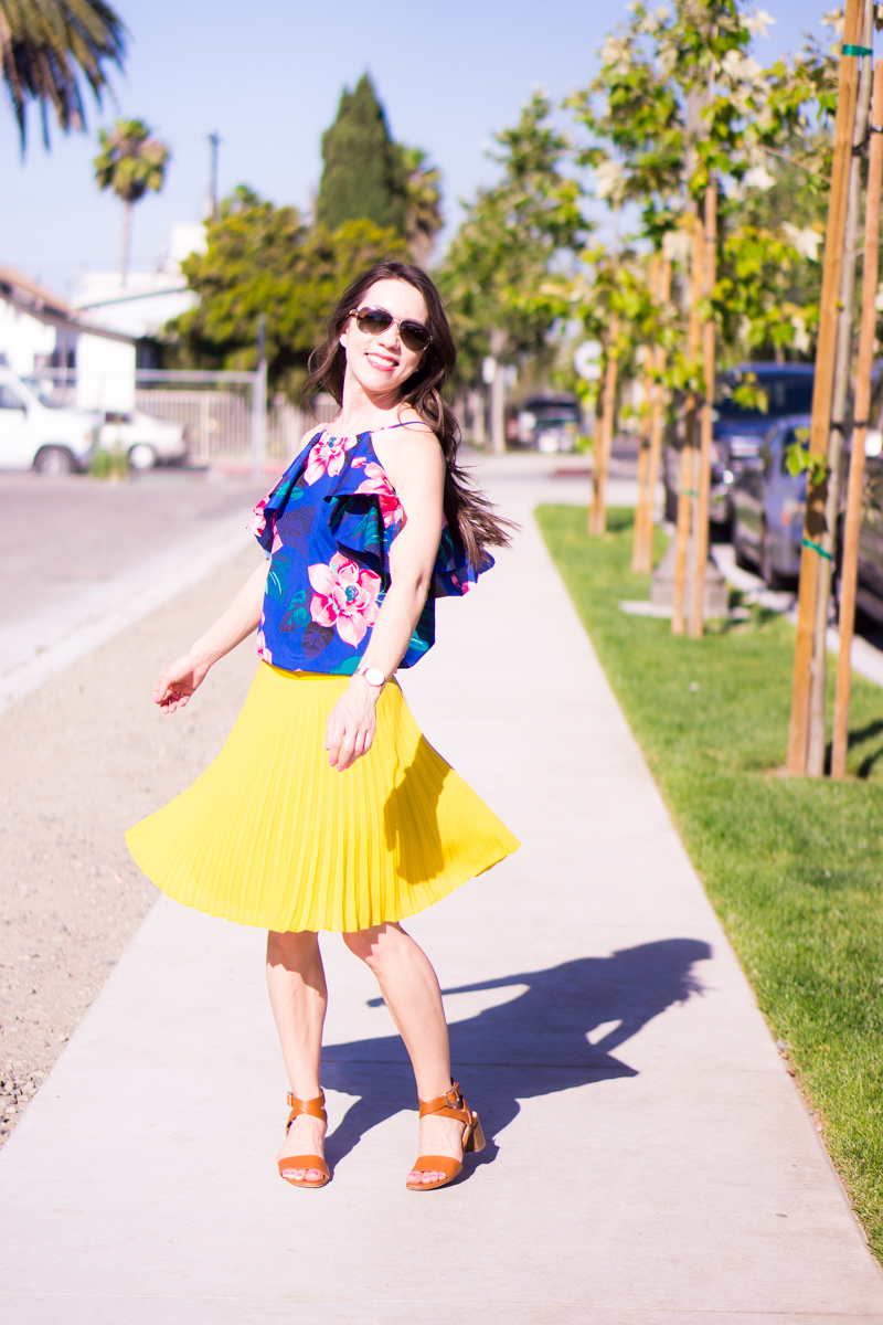 LOFT petite pleated yellow skirt petite 00 | Banana Republic floral cold shoulder ruffle top blue white | Petite fashion | Petite Style | M. Gemi Attorno sandals | best yellow skirt