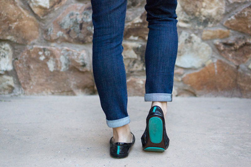 Tieks Ballet Flats Review | Honest Tieks Review | Ultimate Tieks Review | Are Tieks worth the price? | Are Tieks comfortable? | Do Tieks last? | Should I purchase patent or classic leather Tieks? | All your questions answered here. Best ballet flats for busy professionals. Not affiliated. Not sponsored. Click to read & watch more!