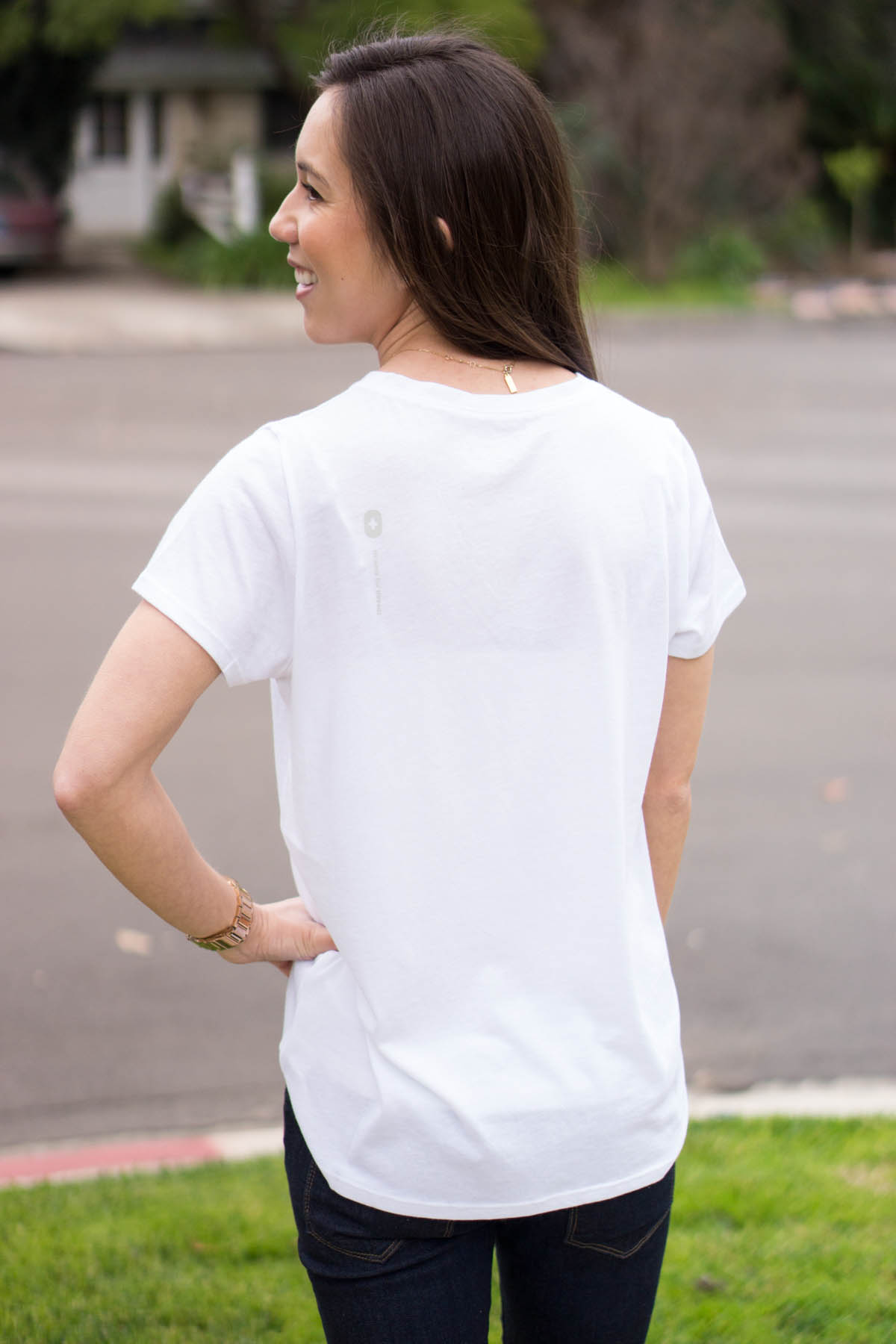 Wardrobe Essentials: Best Basic Tees | Comparison Madewell tee | J. Crew Vintage tee | FIGS super soft tee | Honest review | T-shirts