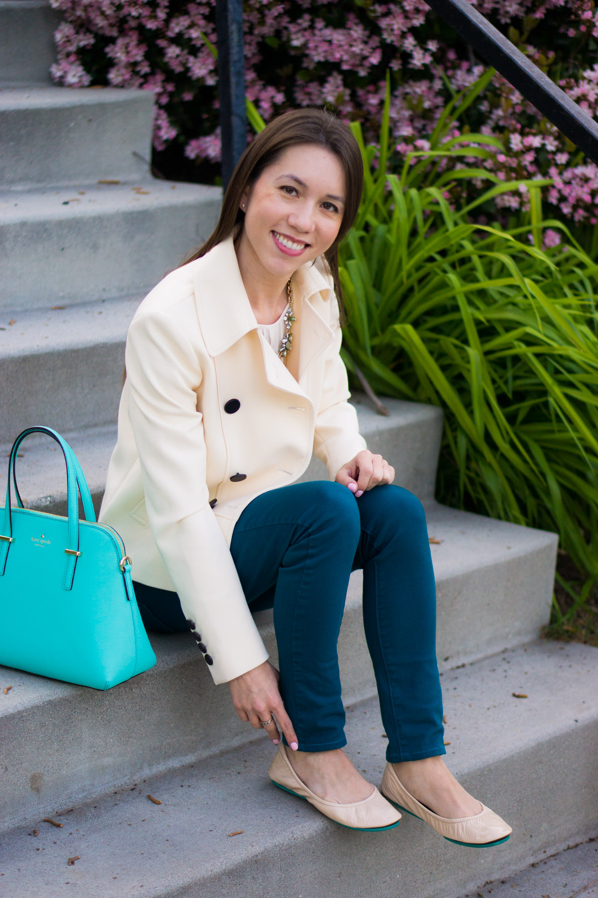 Mint green handbag | Teal green Paige denim jeans | Tieks Nude Patent ballet flats review | Kate Spade | Ann Taylor ivory jacket blazer