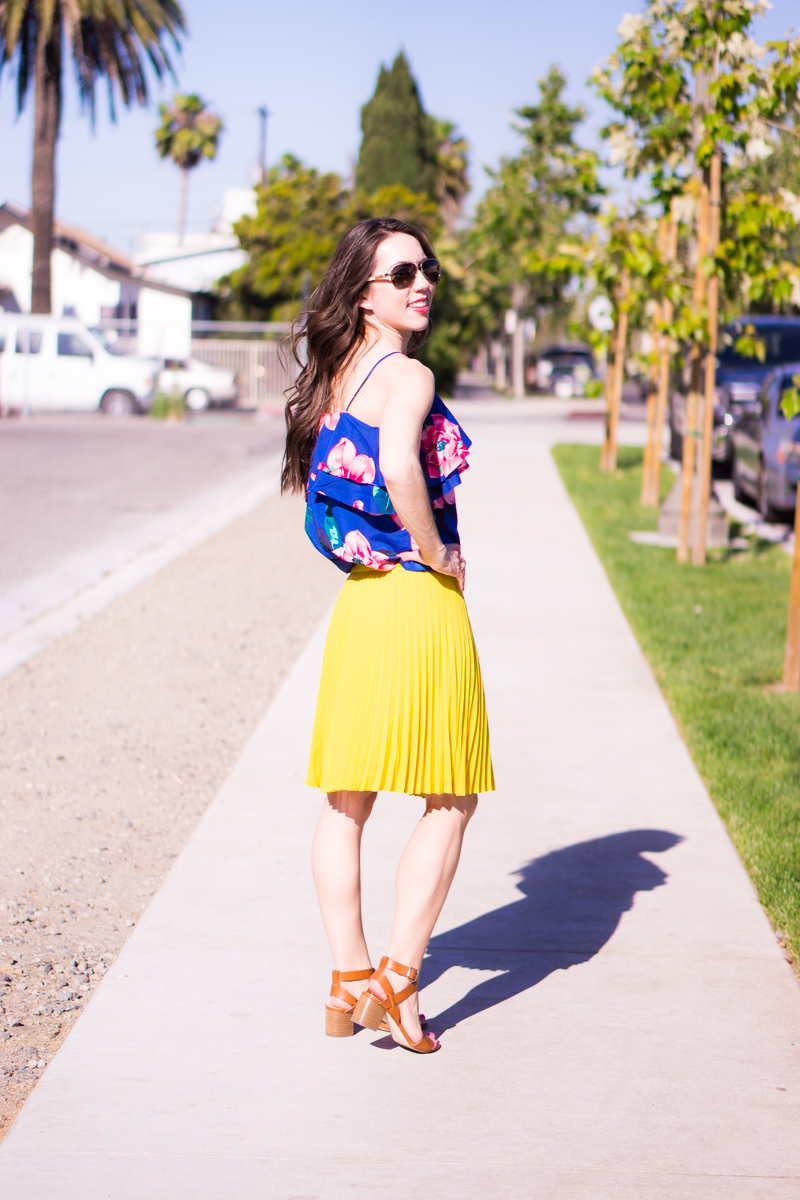 LOFT petite pleated yellow skirt petite 00 | Banana Republic floral cold shoulder ruffle top blue white | Petite fashion | Petite Style | M. Gemi Attorno sandals | best yellow skirt