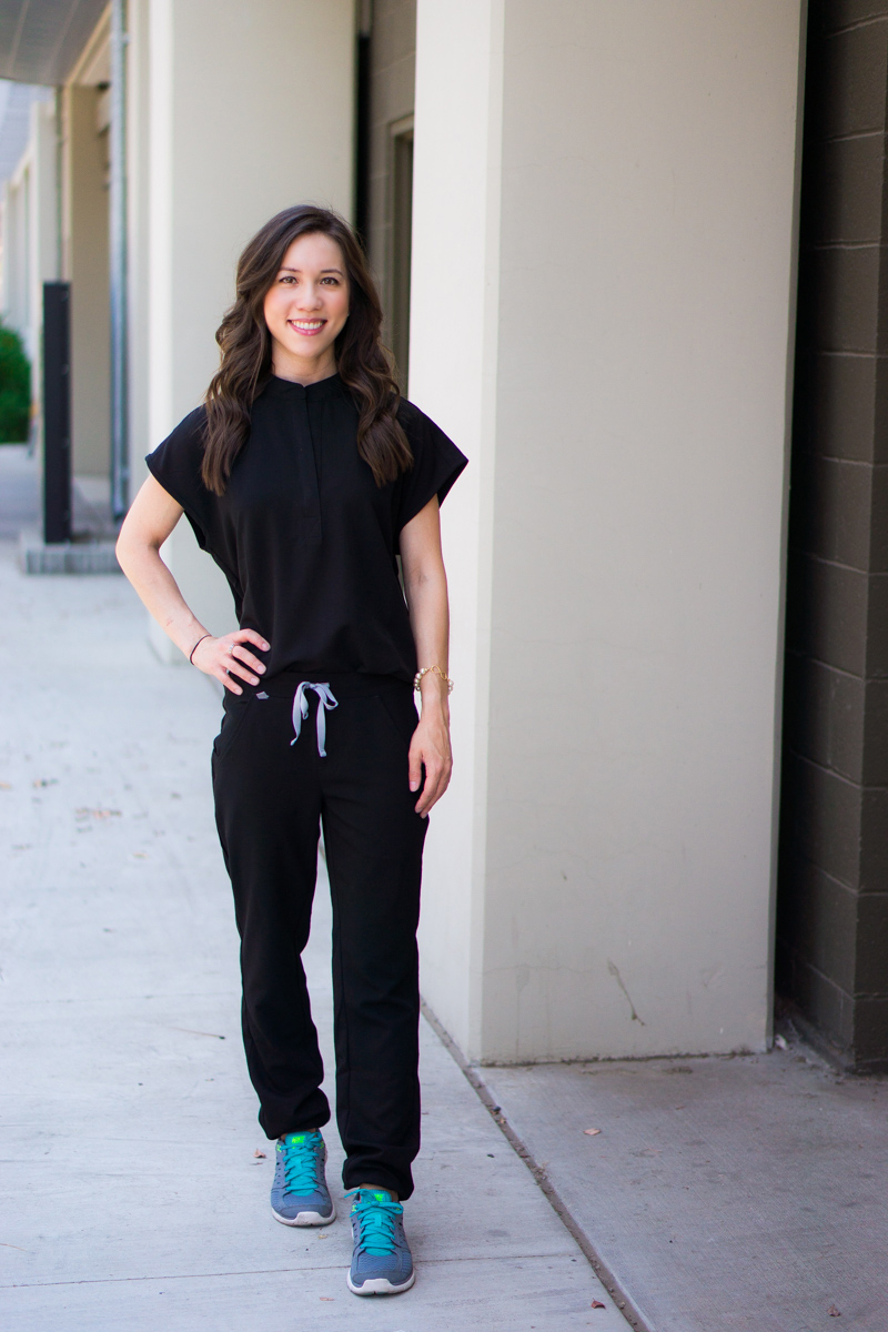 Honest Wear FIGS scrubs review | Zamora Jogger Scrub Pant | Rafaela Mandarin Collar Scrub Top | FIGS 20% off coupon code | Best jogger pants for women | Best Petite fashion and style blog | Jogger pants for errands, lounge wear, running errands | Fashion forward scrubs | Best scrub company