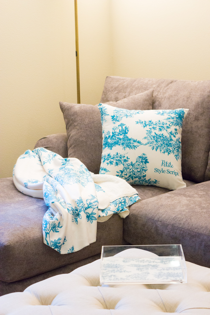 Erin Condren Home Décor Review | Sherpa throw review | Throw accent pillow | Toile y’all design print | Acrylic tray and insert | Teal green and gray living room décor and color scheme | Best throw blanket | Best trays for living room ottoman and bar cart | peacock green