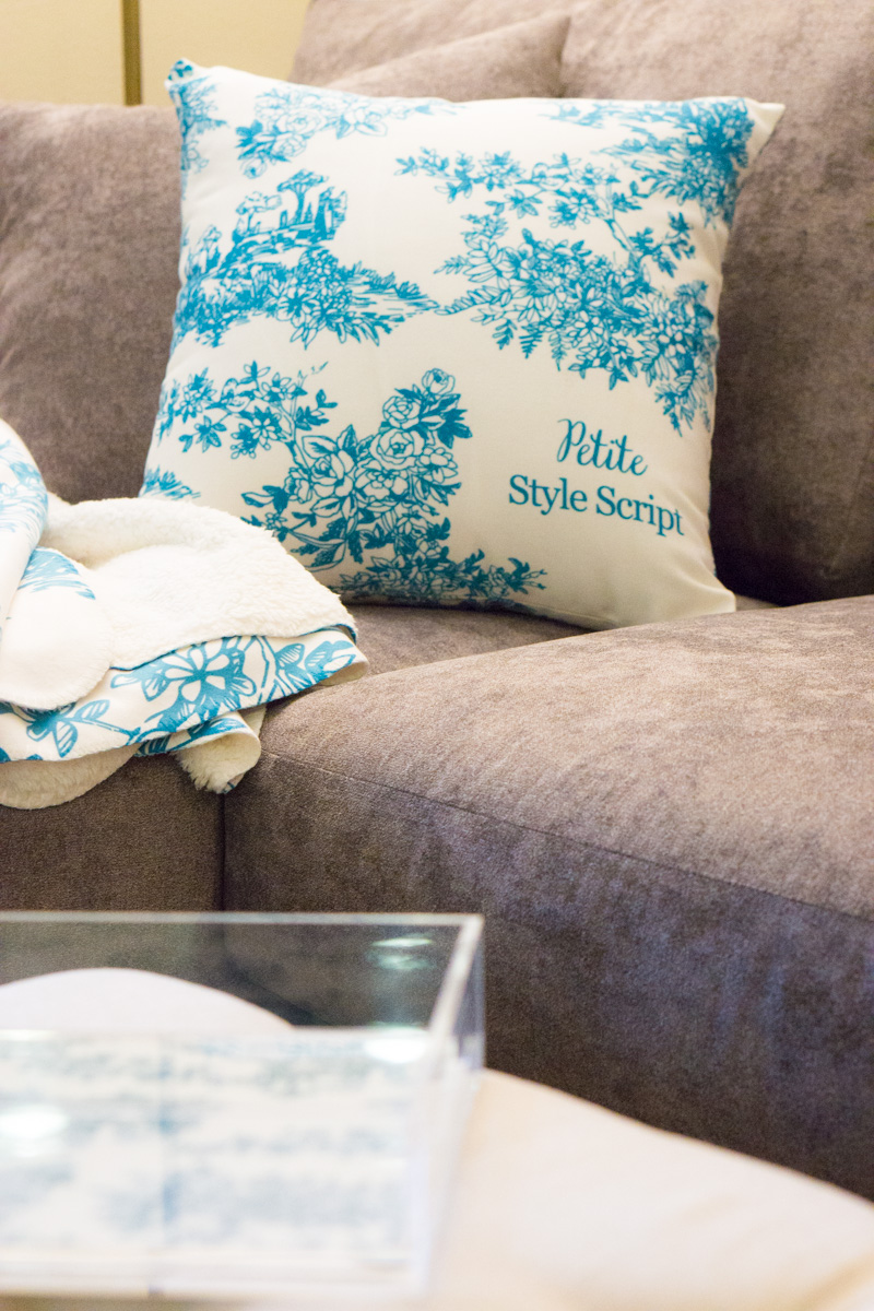 Erin Condren Home Décor Review | Sherpa throw review | Throw accent pillow | Toile y’all design print | Acrylic tray and insert | Teal green and gray living room décor and color scheme | Best throw blanket | Best trays for living room ottoman and bar cart | peacock green