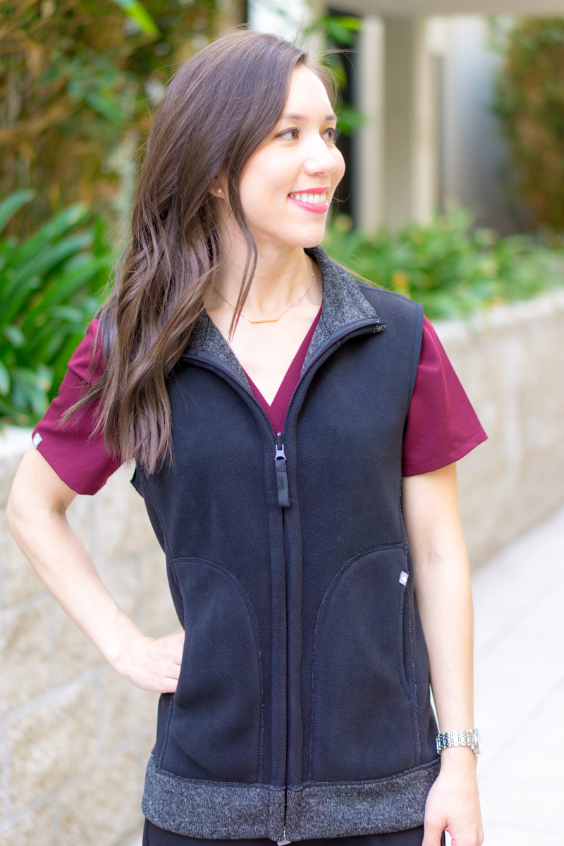 Honest Wear FIGS Scrubs Review | FIGS Cadiz Longsleeve underscrub tee t-shirt | FIGS Casablanca Reversible vest | FIGS Lindi Hoodie | Women’s lifewear | Best Scrubs | Pharmacist | Physician | Doctor | Nurse | Holiday gifts for healthcare professionals | Best longsleeve tee 