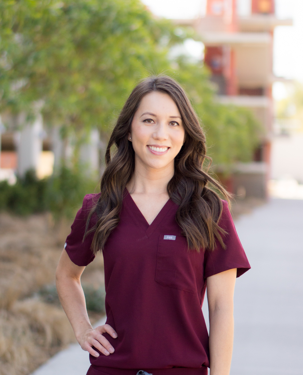 Honest FIGS Scrubs Review | Update on quality one-year later | Best scrubs | How do FIGS scrubs wear? Underscrubs tees, fleece jackets, vests, white coats, burgundy color, dark harbor, heather denim, chambray scrubs, white scrubs, pharmacist, doctor, physician, dentist, veterinarian