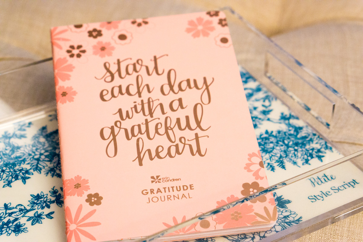 Start 2018 with gratitude | 2017 Recap | Petite fashion and style blog favorites from 2017 | Erin Condren Gratitude Journal | FIGS Scrubs | Talbots reversible belt | Bobeau wrap cardigan | M. Gemi review