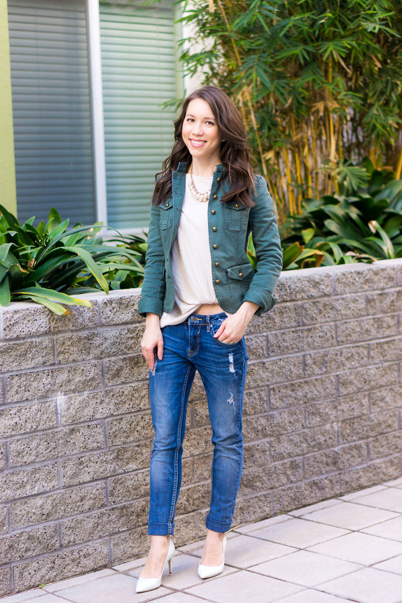 How to Wear a Utility Jacket - 8 Utility Jacket Outfits - Straight A Style