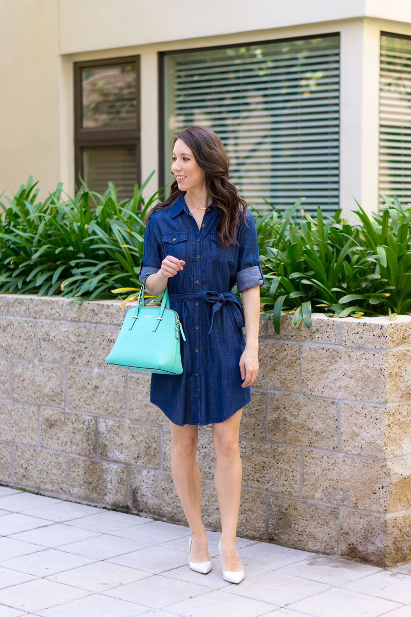 How to style chambray dress | casual to work settings | petite fashion and style blog | capsule wardrobe | spring outfit ideas | Kate Spade mint green handbag | mint green high heels | Nordstrom reversible tote bag | J. Crew Factory chambray tie waist dress | hot summer office style | business casual outfit ideas