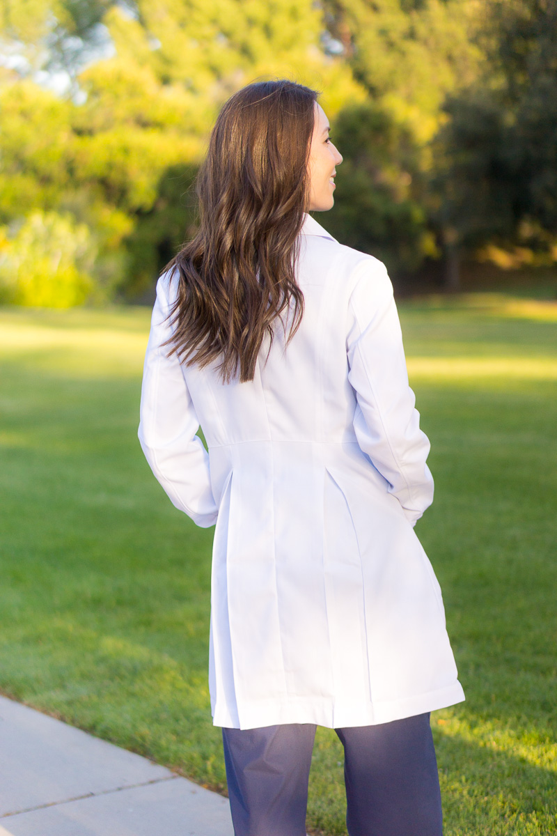 Healthcare Graduate Gift Ideas | Pharmacy student gift ideas | Medical student gift ideas | Nursing student gift ideas | Doctor gift ideas | Medelita Scrubs | Medelita white coat | best female fitted white coat for doctors physicians PA NP | ERKA stethoscope review | Medelita Baltic blue scrubs