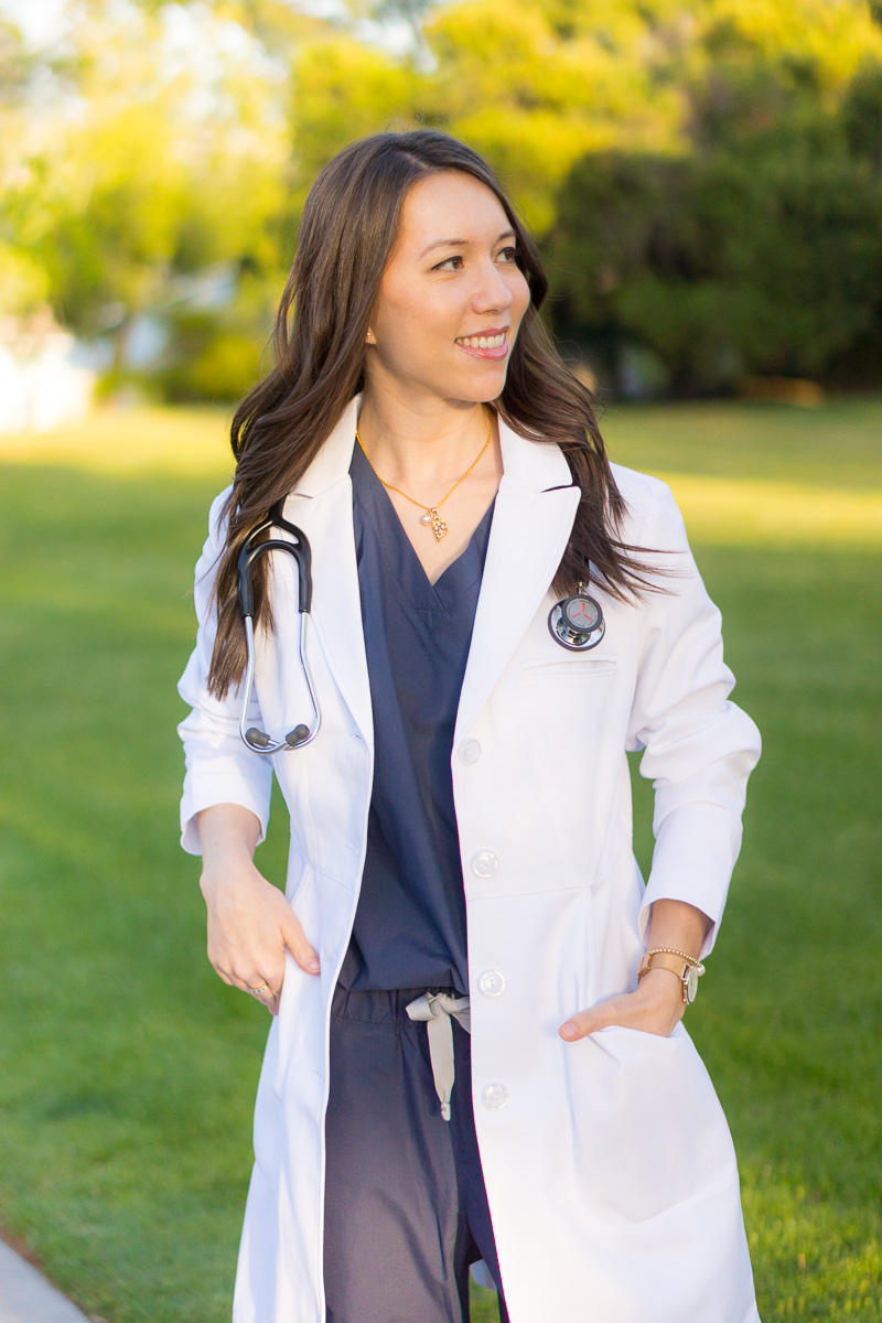 Healthcare Graduate Gift Ideas | Pharmacy student gift ideas | Medical student gift ideas | Nursing student gift ideas | Doctor gift ideas | Medelita Scrubs | Medelita white coat | best female fitted white coat for doctors physicians PA NP | ERKA stethoscope review | Medelita Baltic blue scrubs