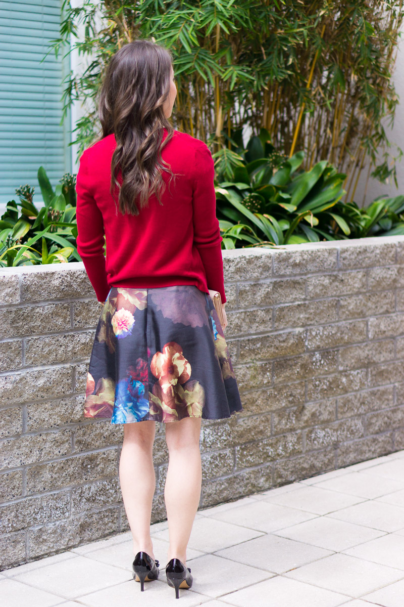 4 Go-To Summer Outfit Formulas | thredUP review | Secondhand first | Capsule Wardrobe | Project333 | Theory white skirt | Floral skirt | NIC+ZOE red cardigan | red bow heels | floral dress | Paige denim shorts floral top | petite fashion style blog via @PStyleScript